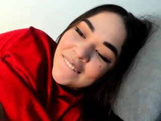 PUSSY BABE BRUNETTE masturbating